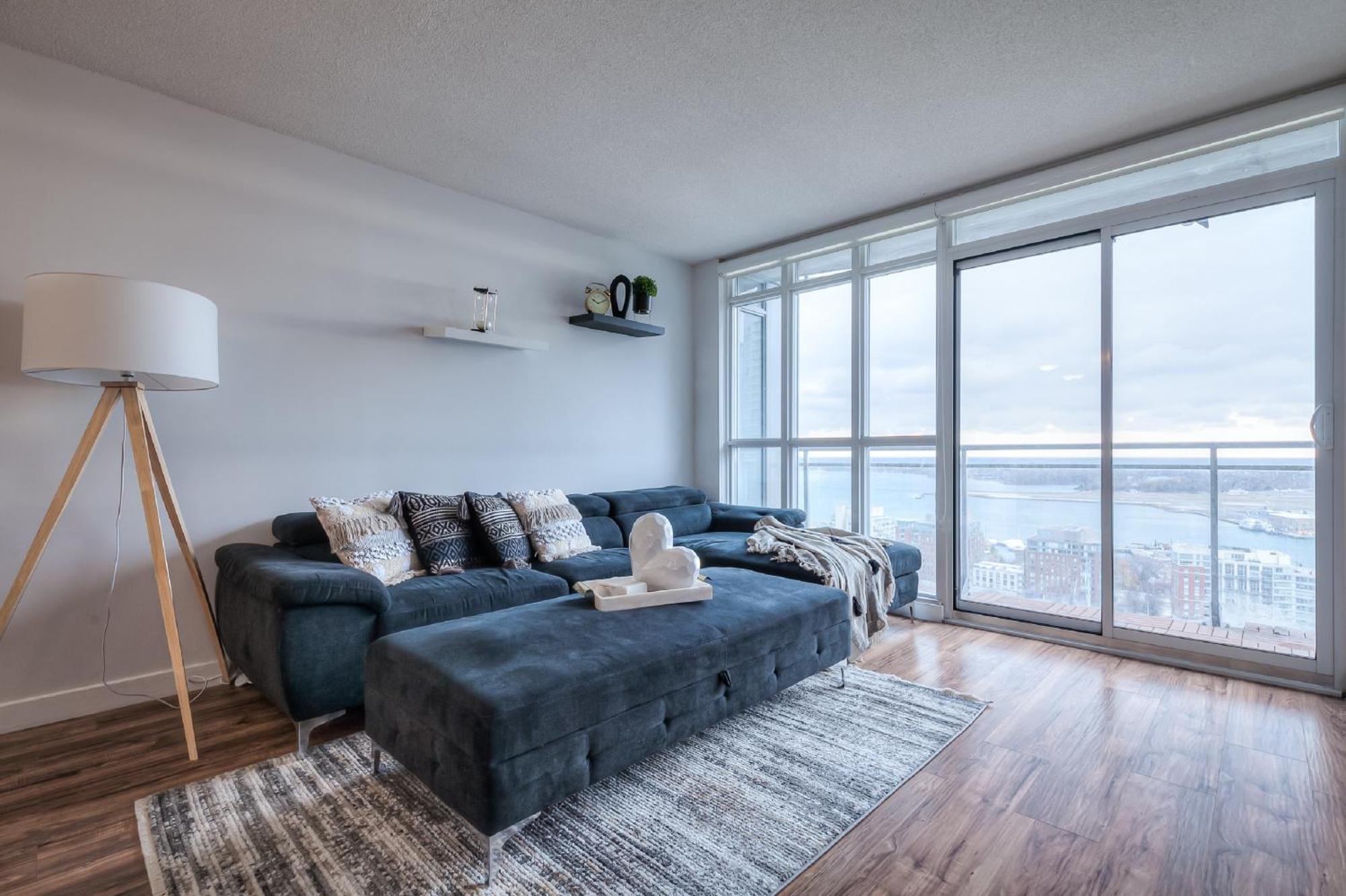 Elegant 1Br Plus Den Downtown Toronto - Sleep 6 Apartment Toronto