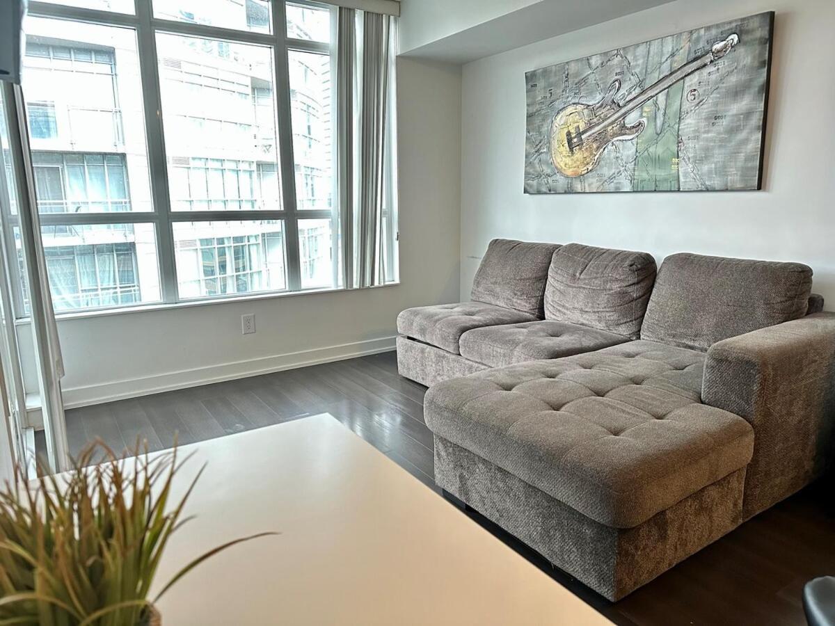 Perfect Location - Comfy Apartment *