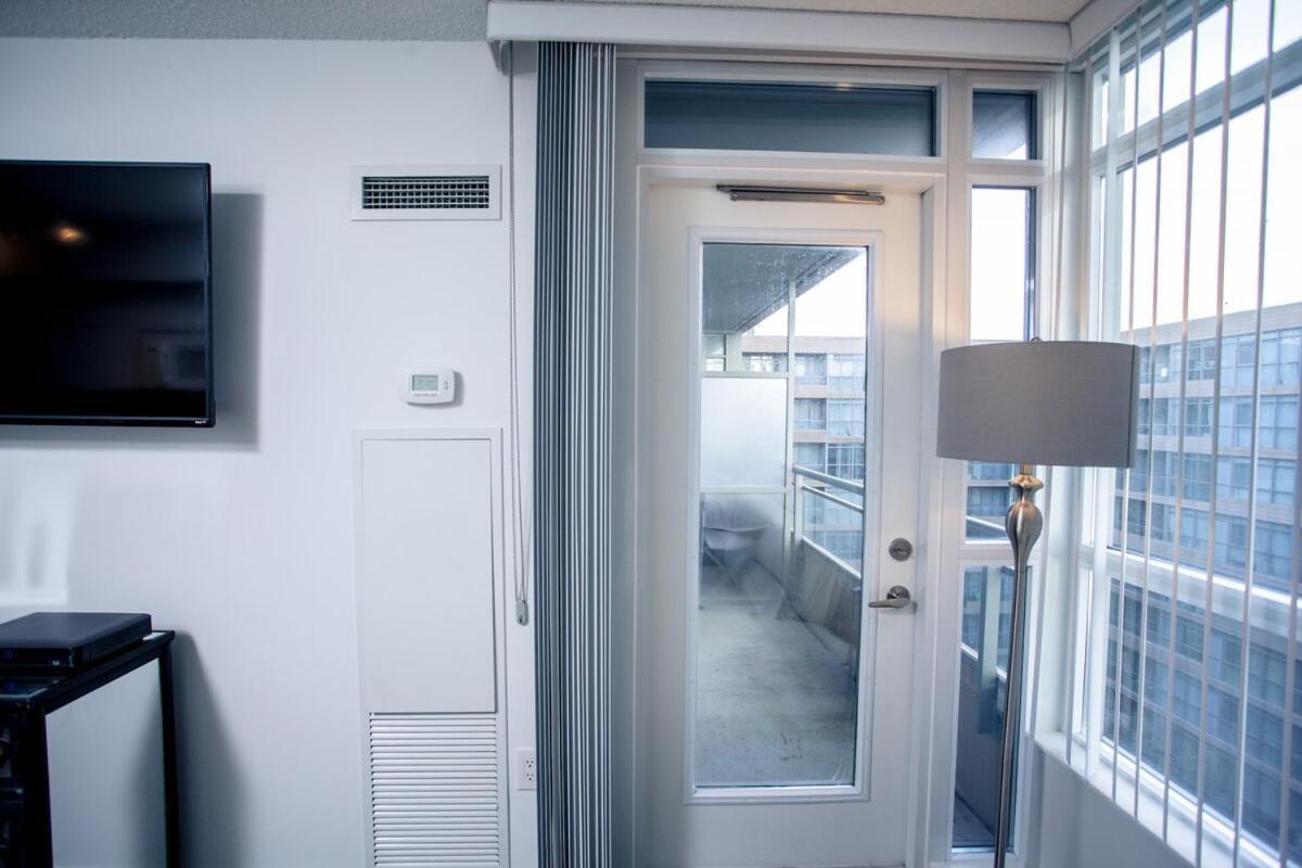 Perfect Location - Comfy * Toronto