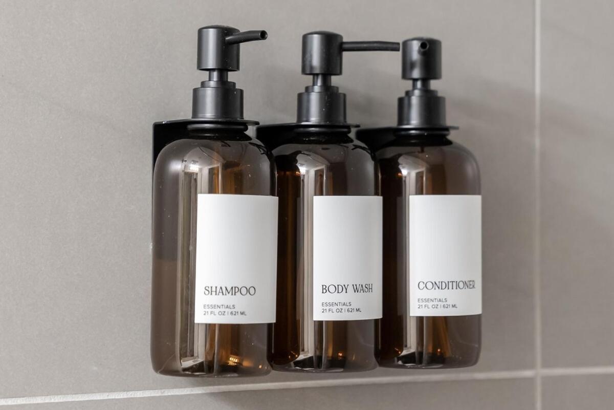 Discounted Elegant Yorkville Apartment Toronto
