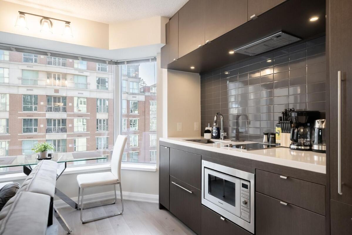 Discounted Elegant Yorkville Apartment Toronto