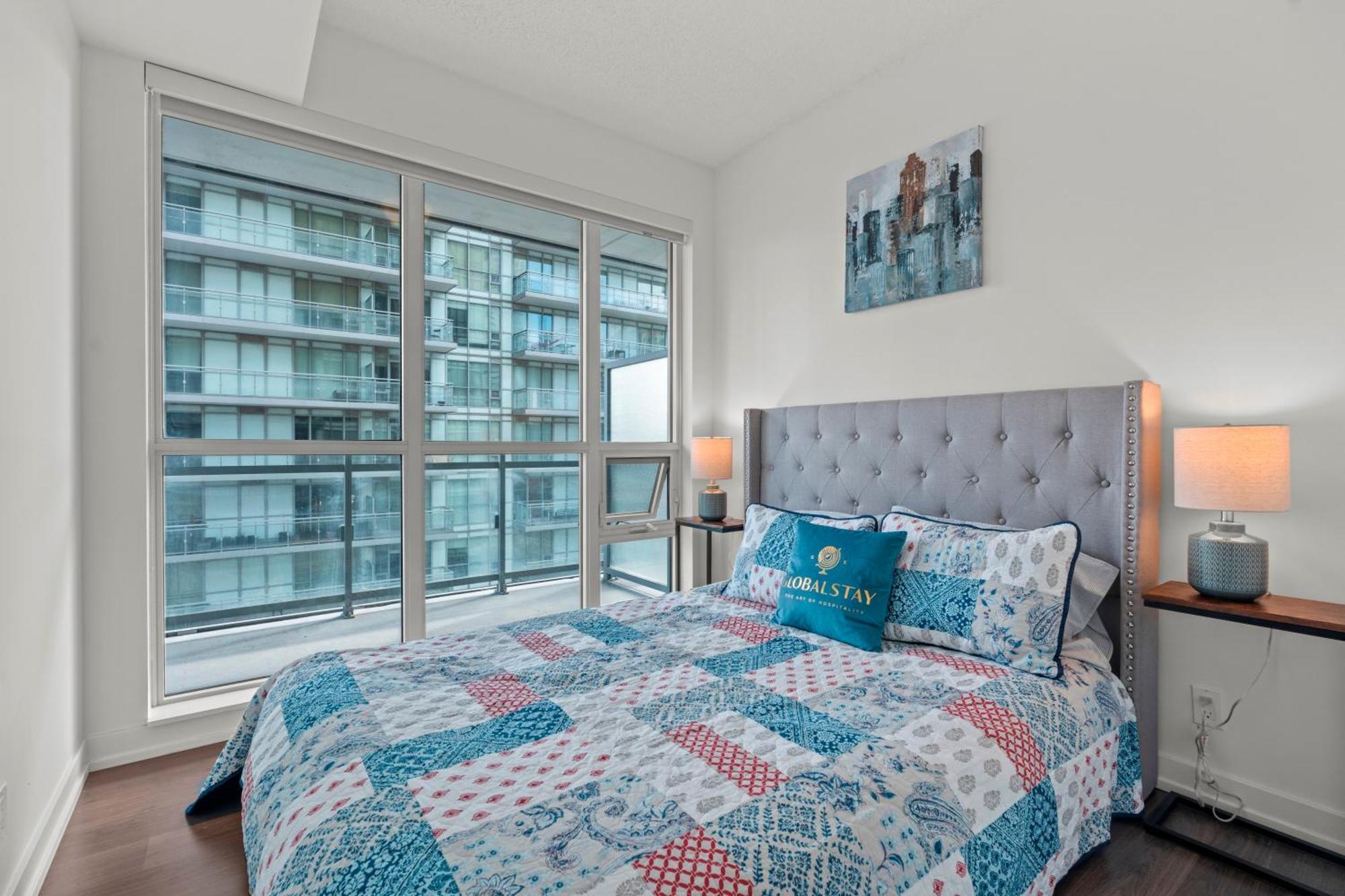 Modern Dunfield Ave By Globalstay Toronto
