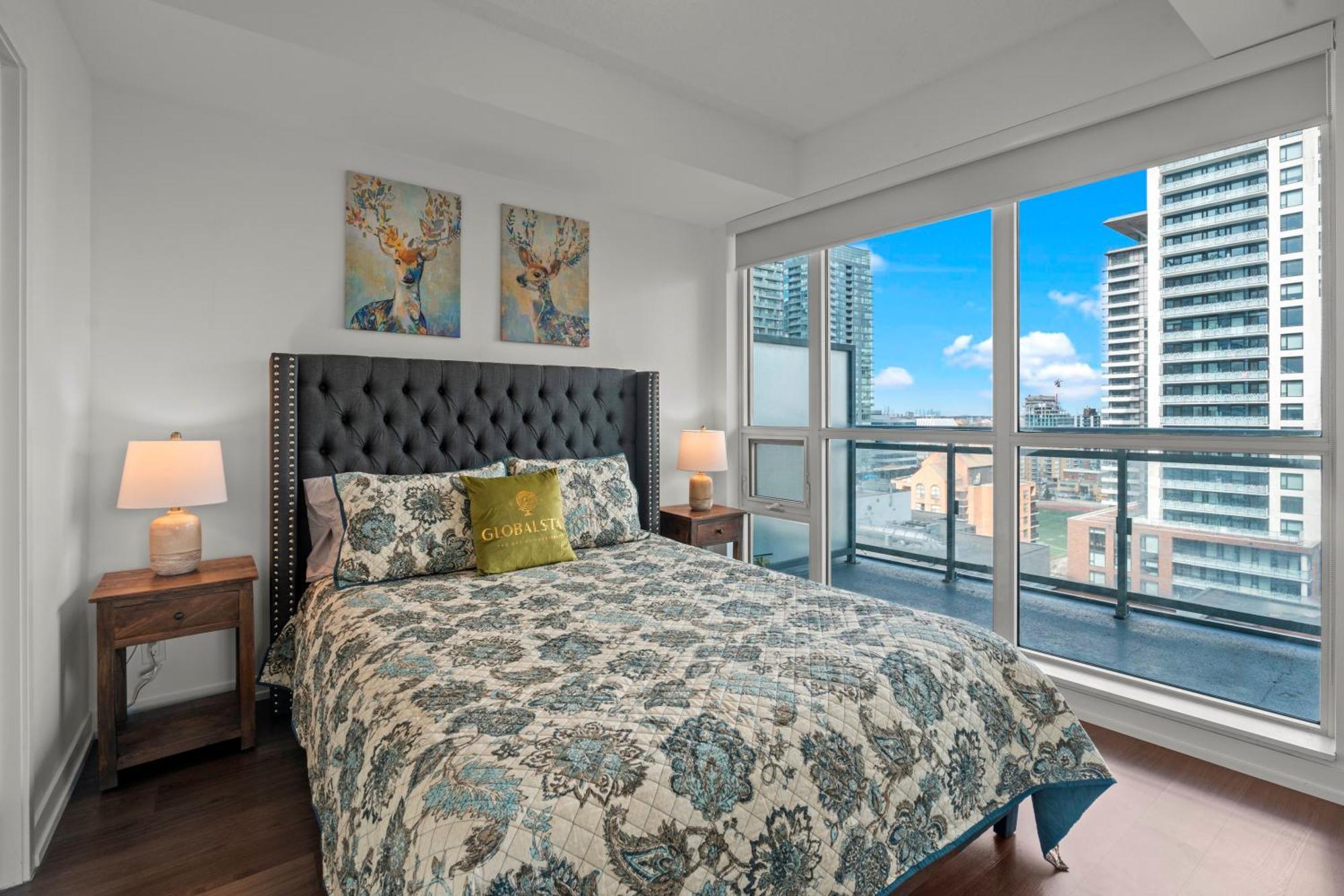 Modern Dunfield Ave By Globalstay