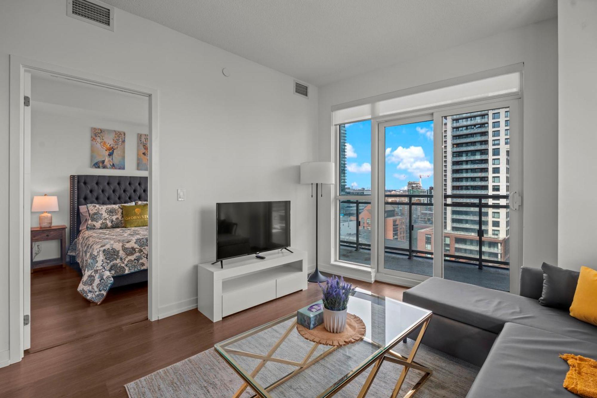 Apartment Modern Dunfield Ave By Globalstay Toronto