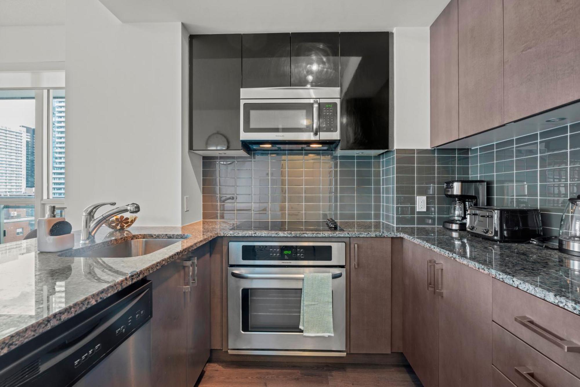 Apartment Modern Dunfield Ave By Globalstay Toronto