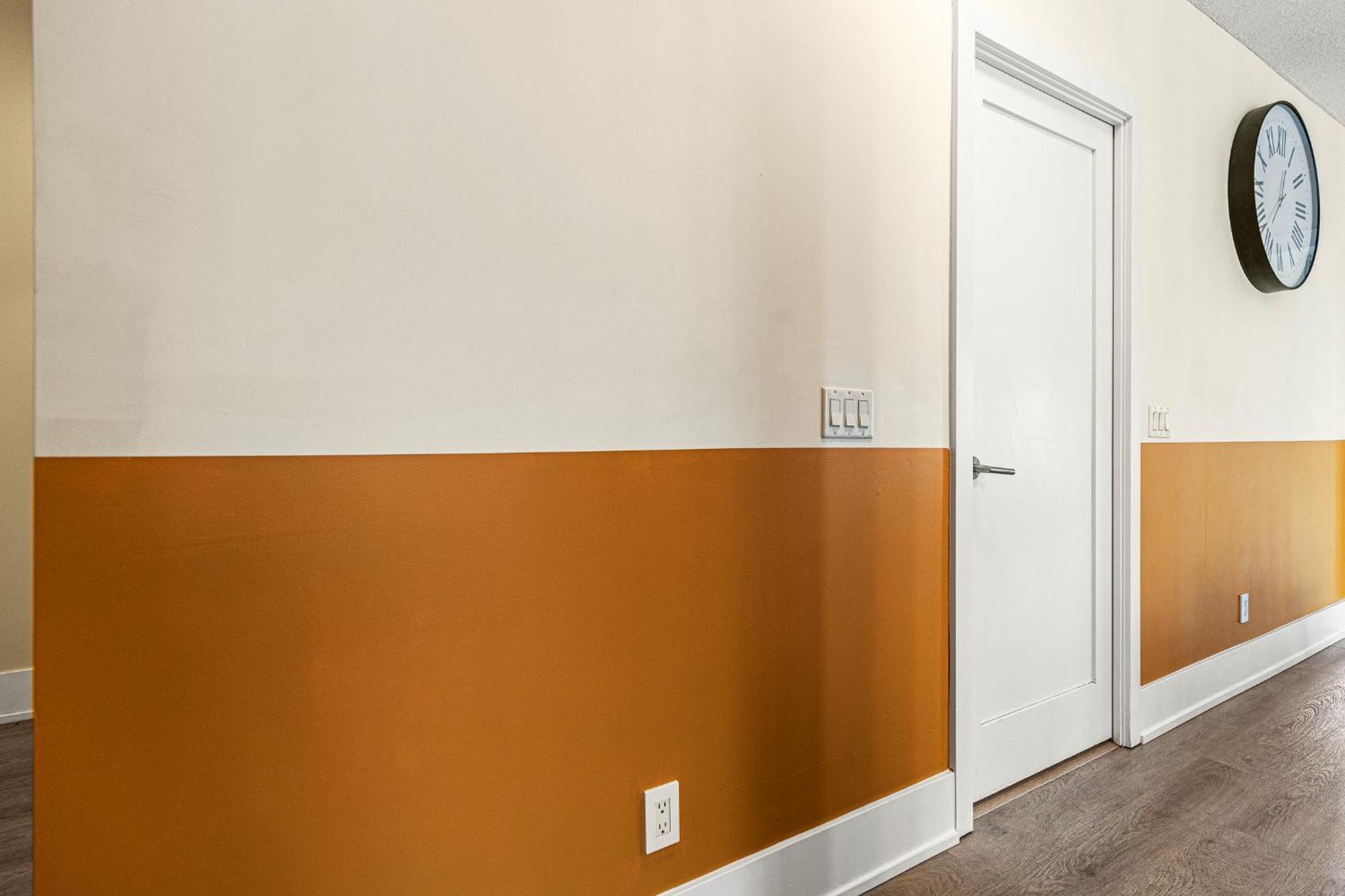 Apartment 3 Bedroom Beside Cn Tower With Parking Downtown