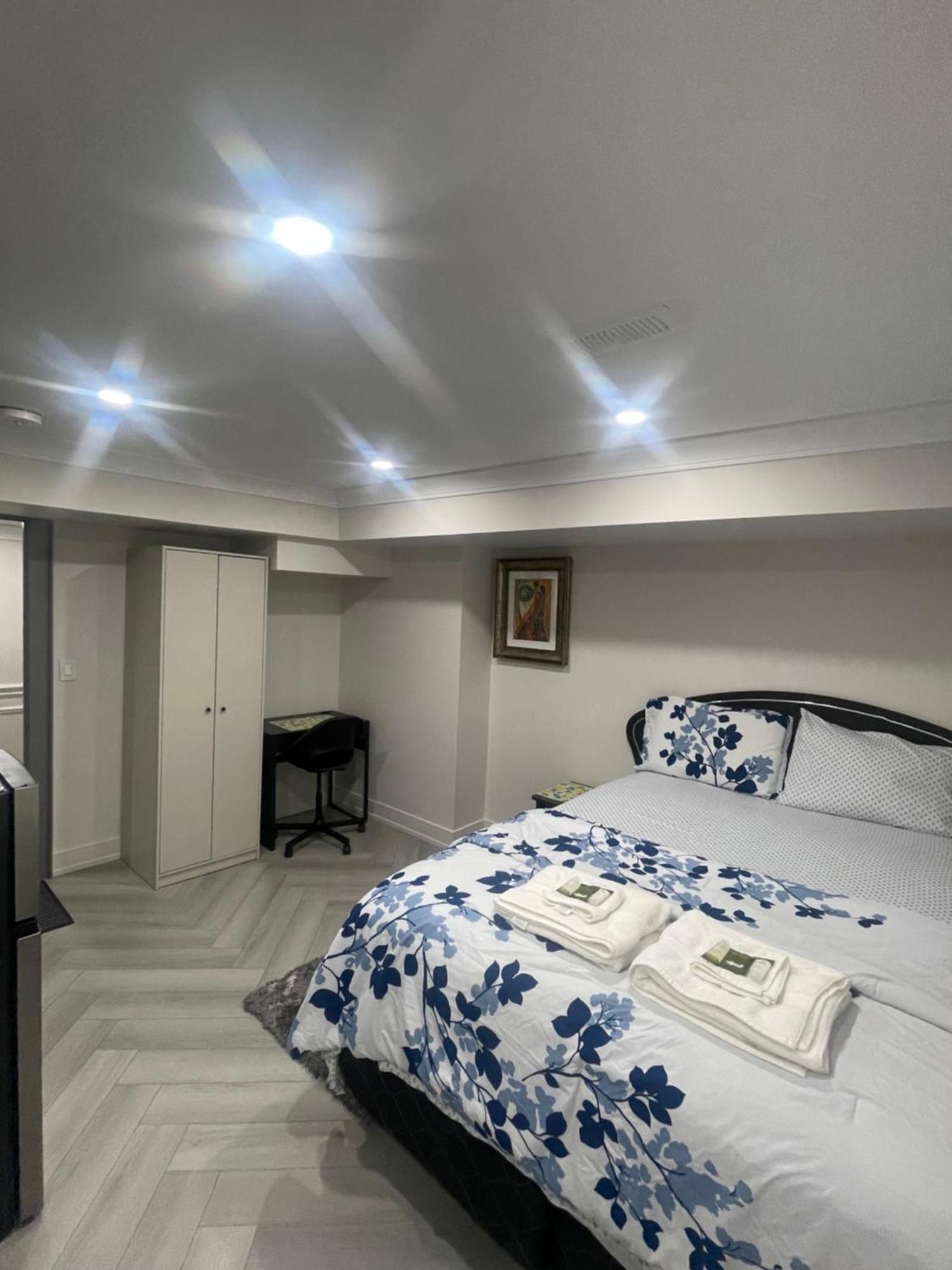 Homestay Cozy Basement With Free Parking In