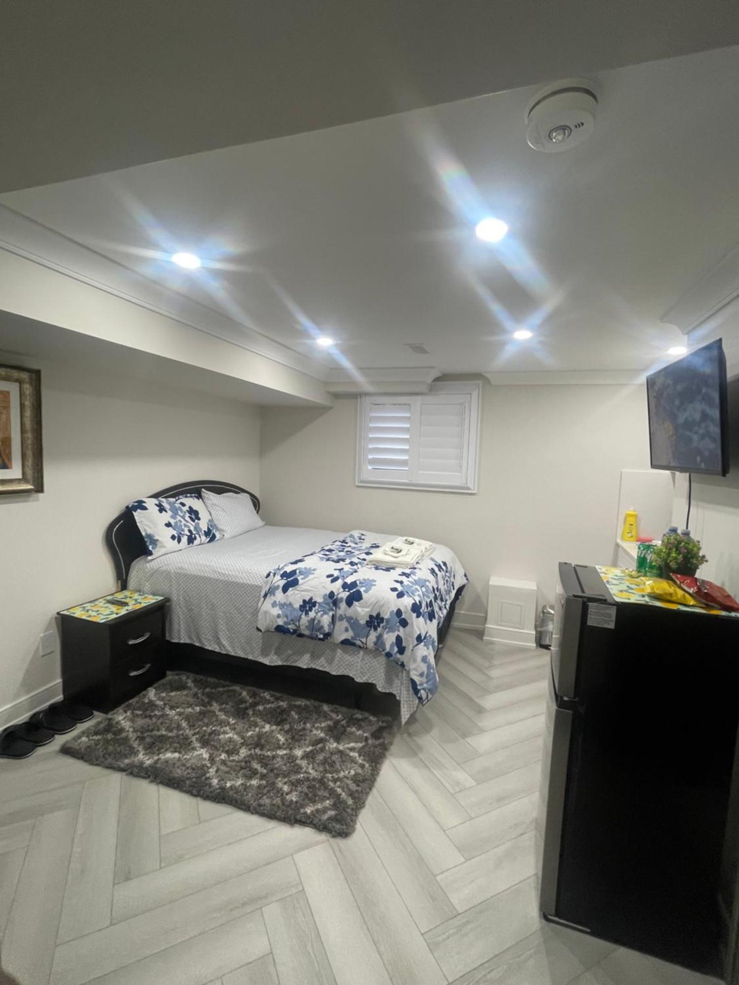 Cozy Basement With Free Parking In * Toronto