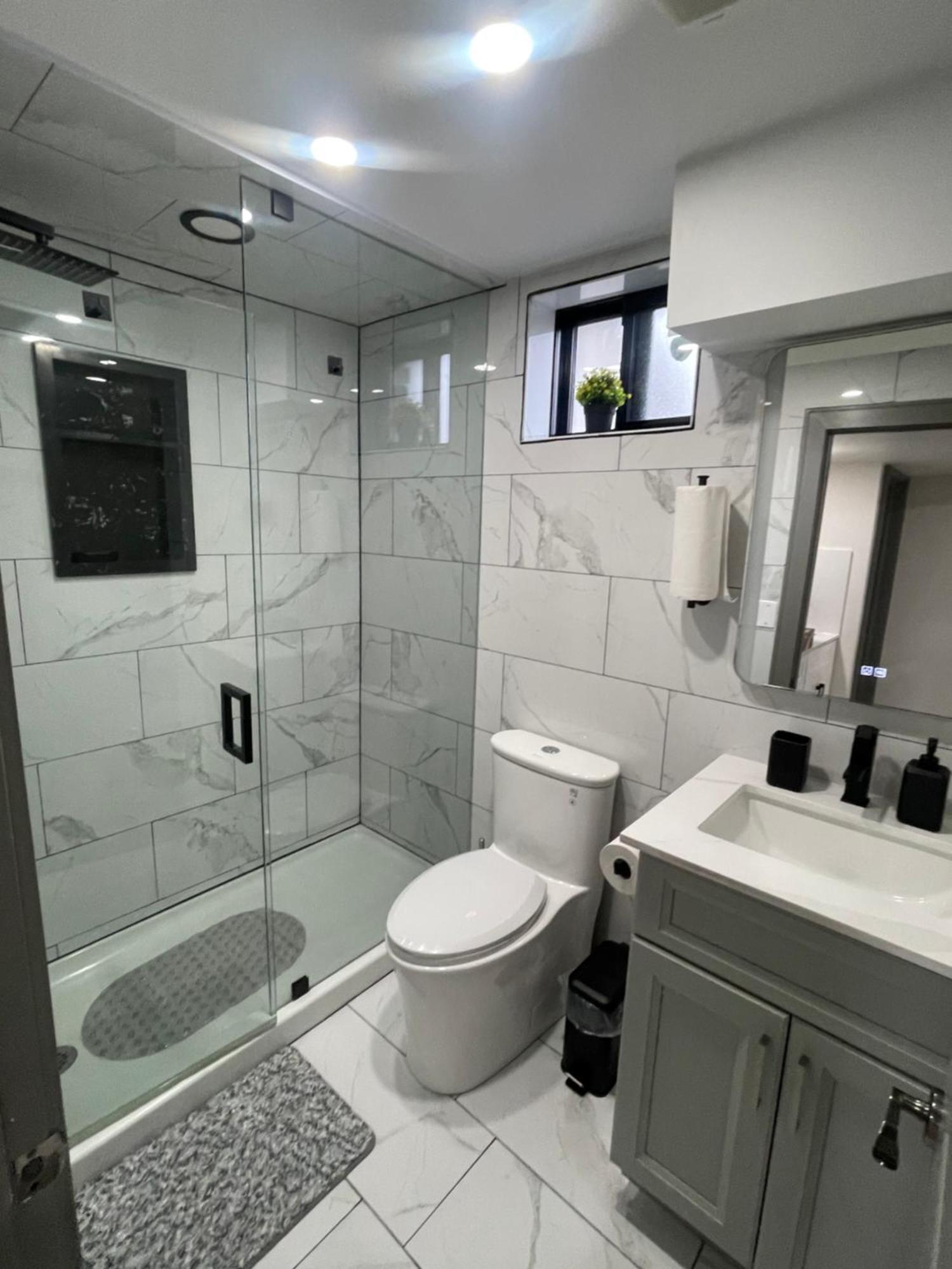 Cozy Basement With Free Parking In *