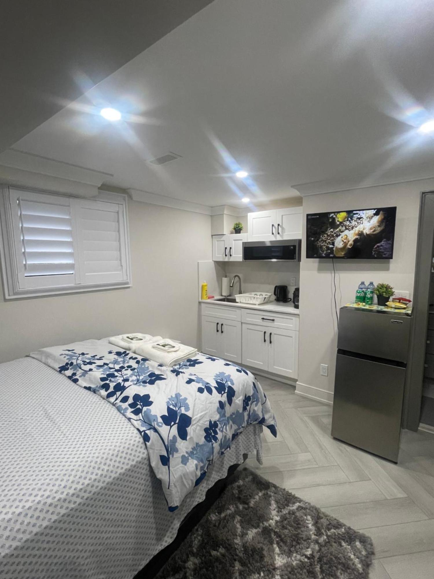 Cozy Basement With Free Parking In