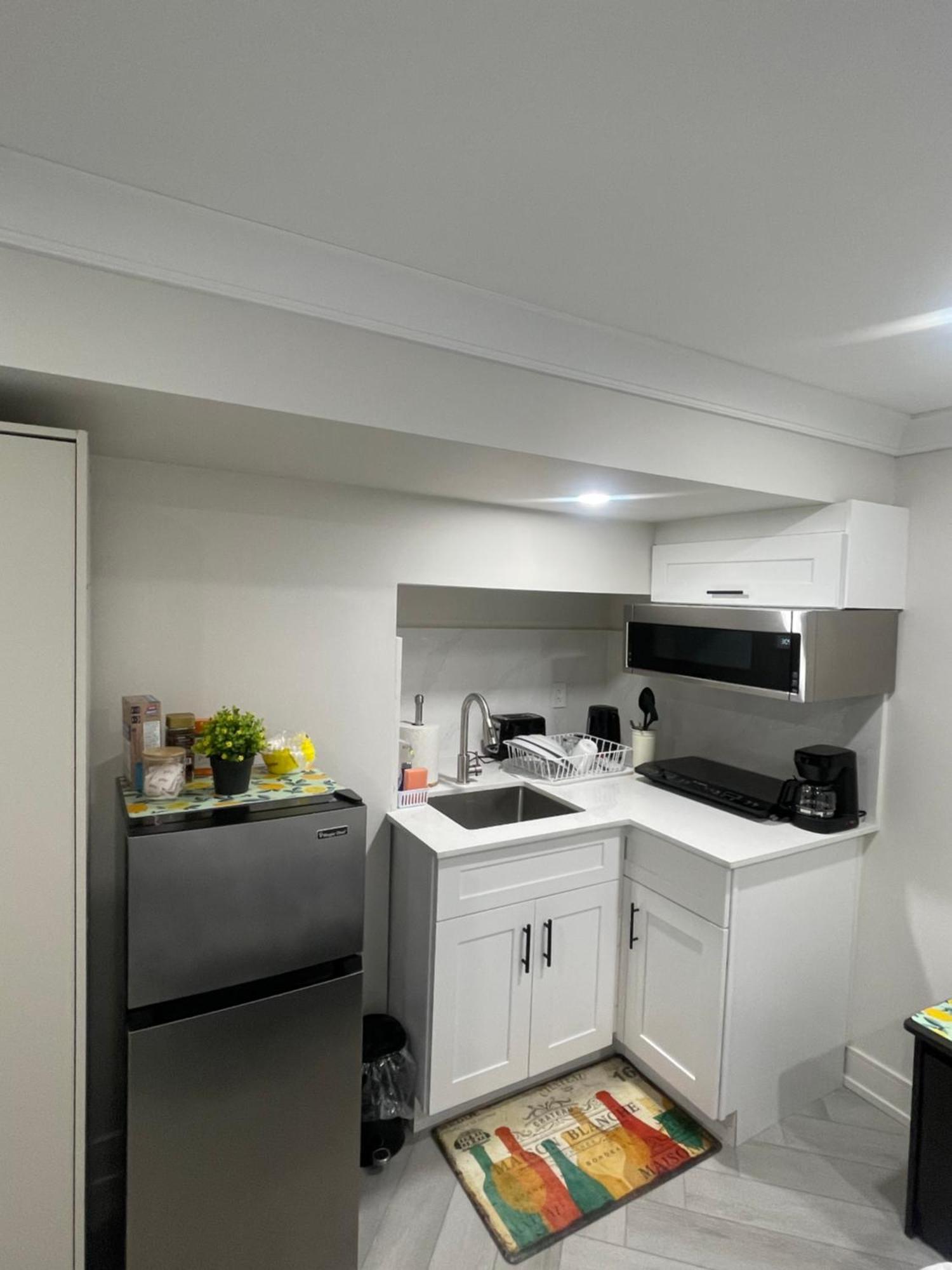 Homestay Cozy Basement With Free Parking In