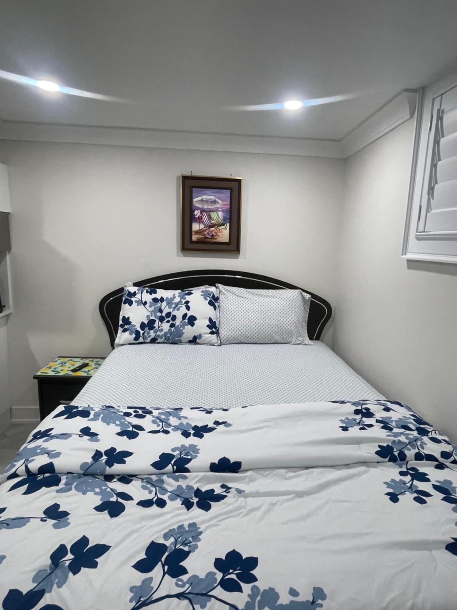 Cozy Basement With Free Parking In *