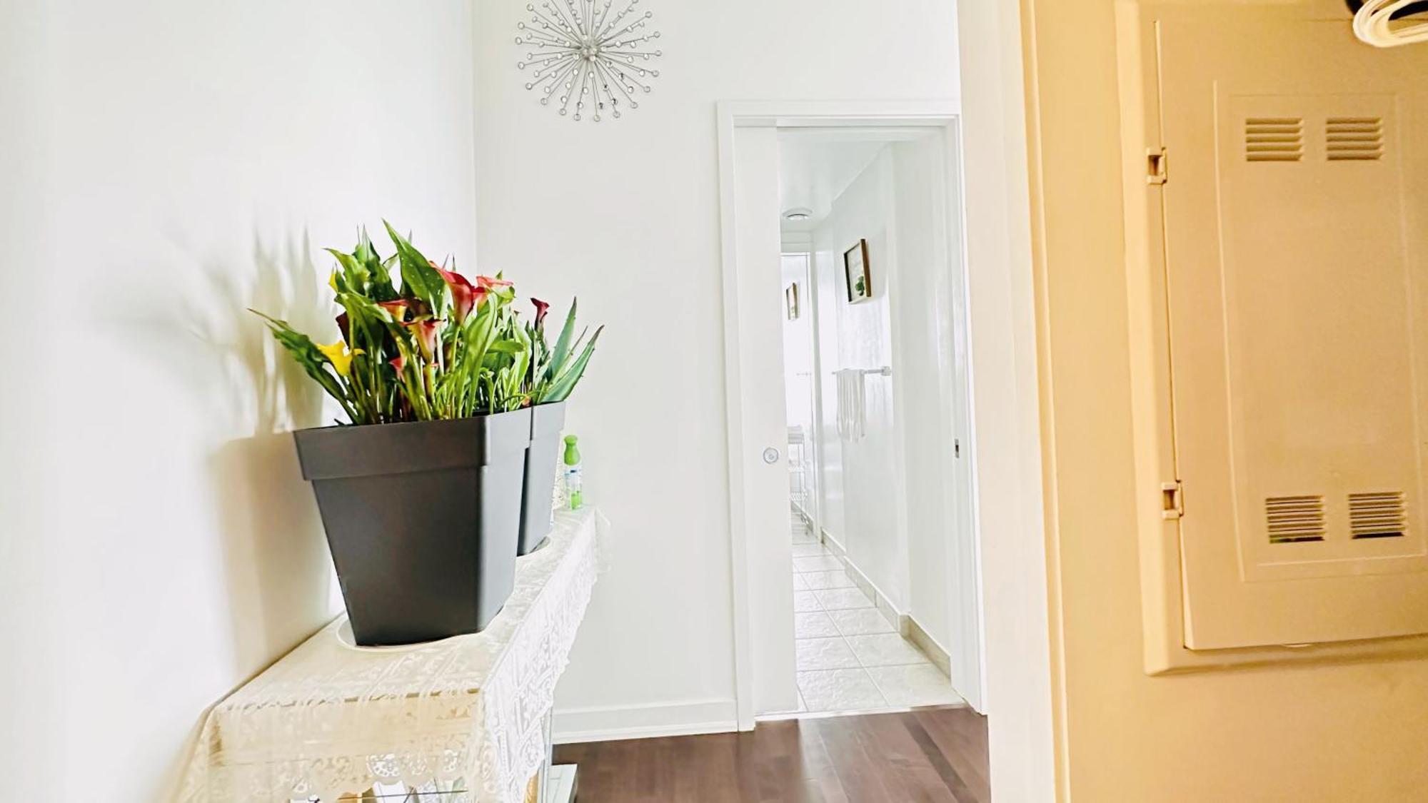 New Superior Lakeview Luxury 3-bedroom On High Floor