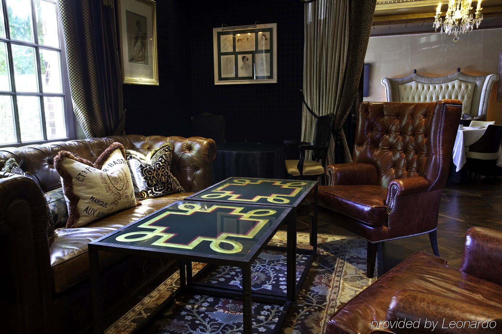 Windsor Arms Hotel