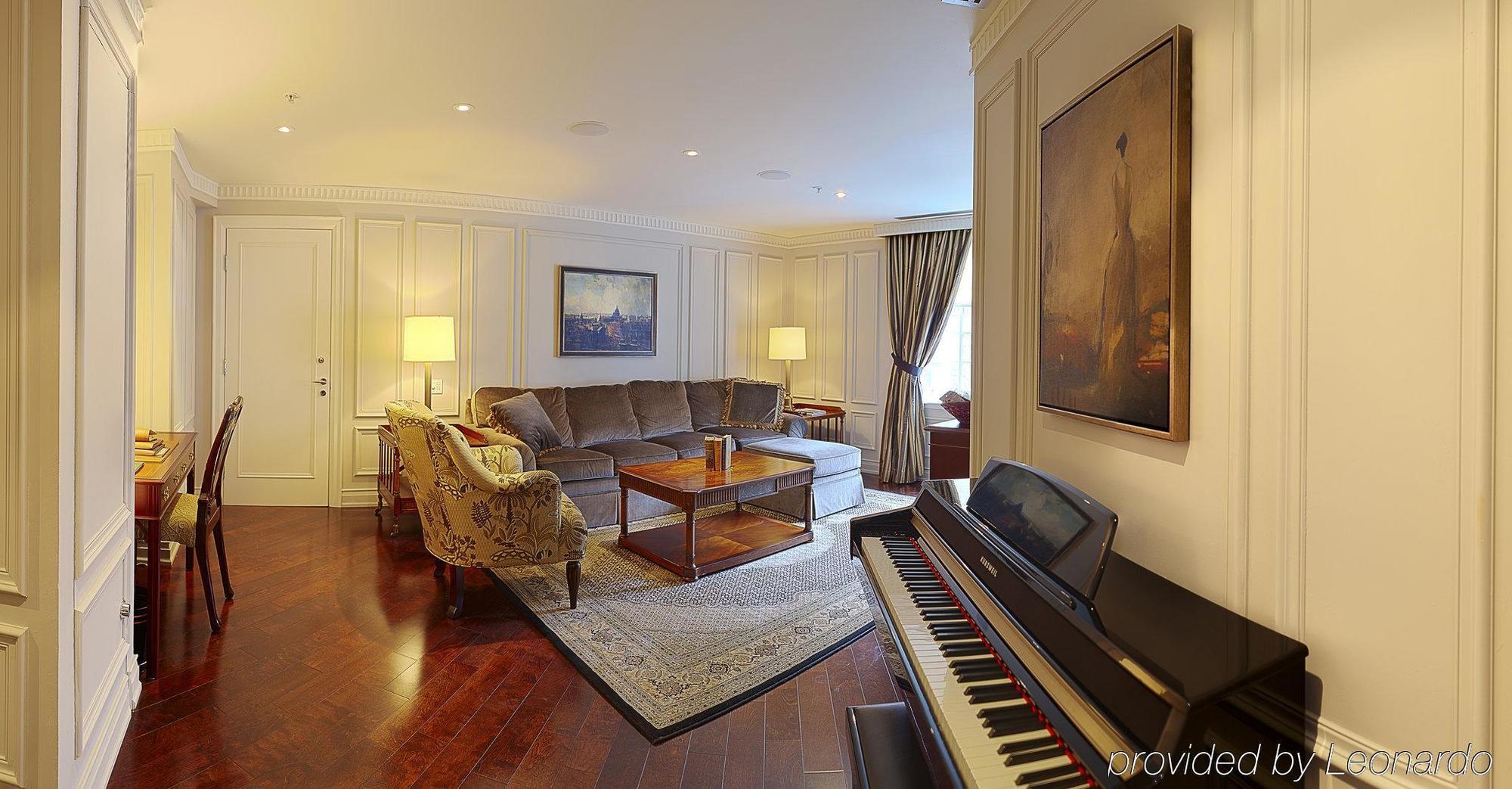 Windsor Arms Hotel