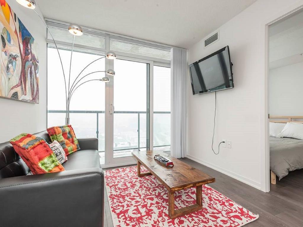 Aoc Suites - Penthouse Condo * Toronto