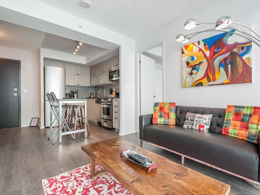 Aoc Suites - Penthouse Condo Toronto