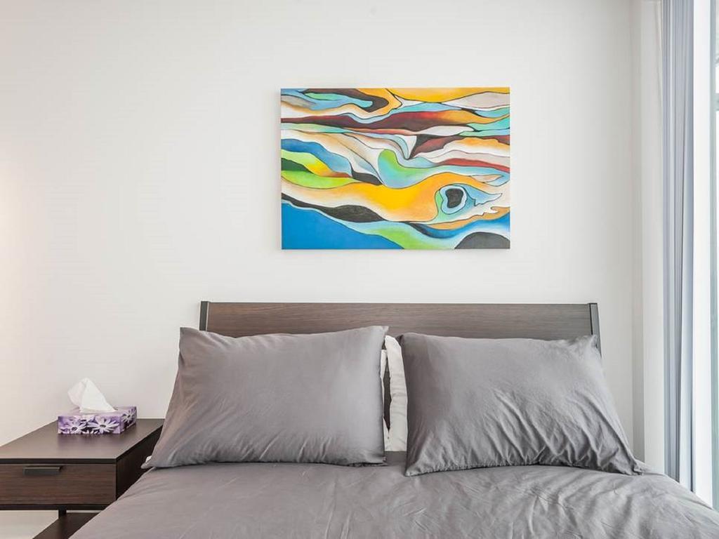 Aoc Suites - Penthouse Condo Apartment *