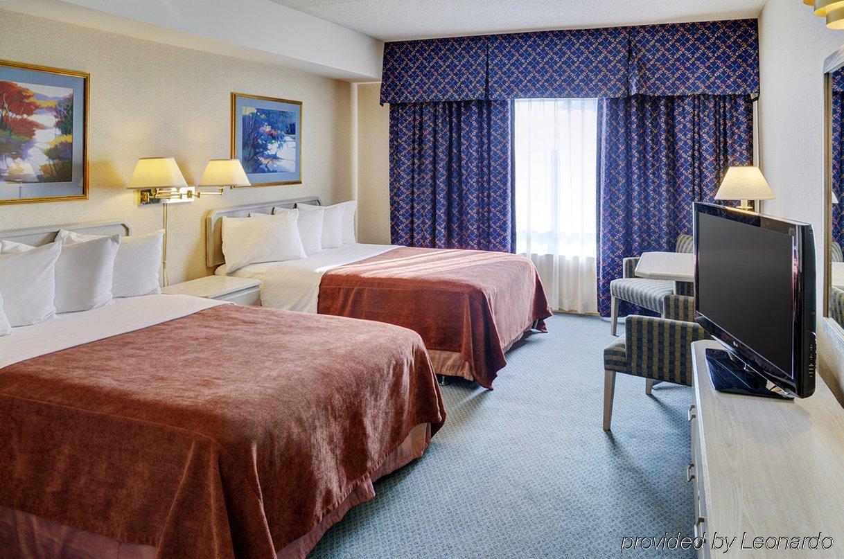 Embassy By Hilton Airport Hotel 4*