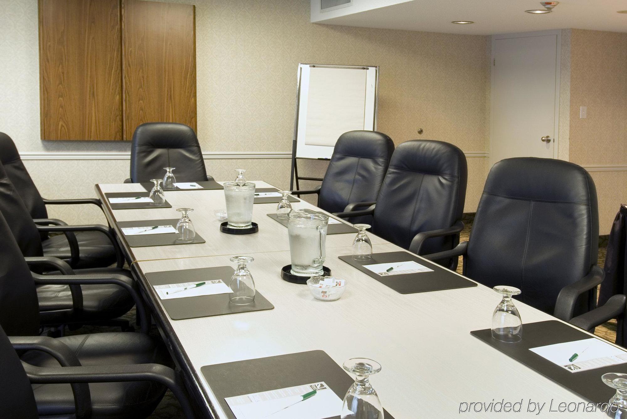 Embassy By Hilton Airport 4* Toronto