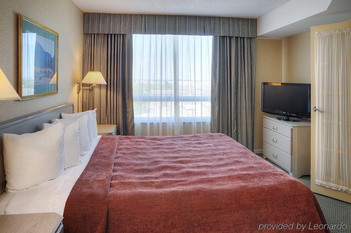 Hotel Embassy By Hilton Airport Toronto