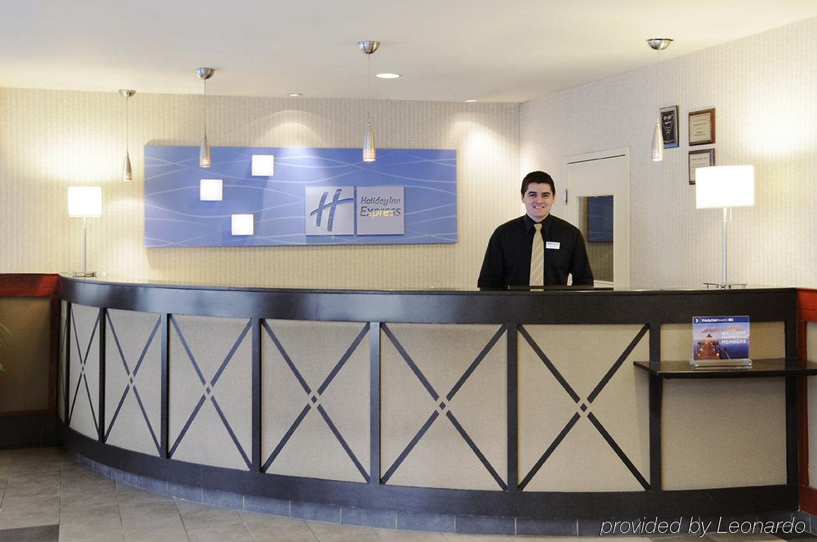 Hotel Express Toronto-north York By Ihg Toronto