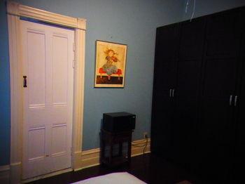 Guest house Spadina 11 3*