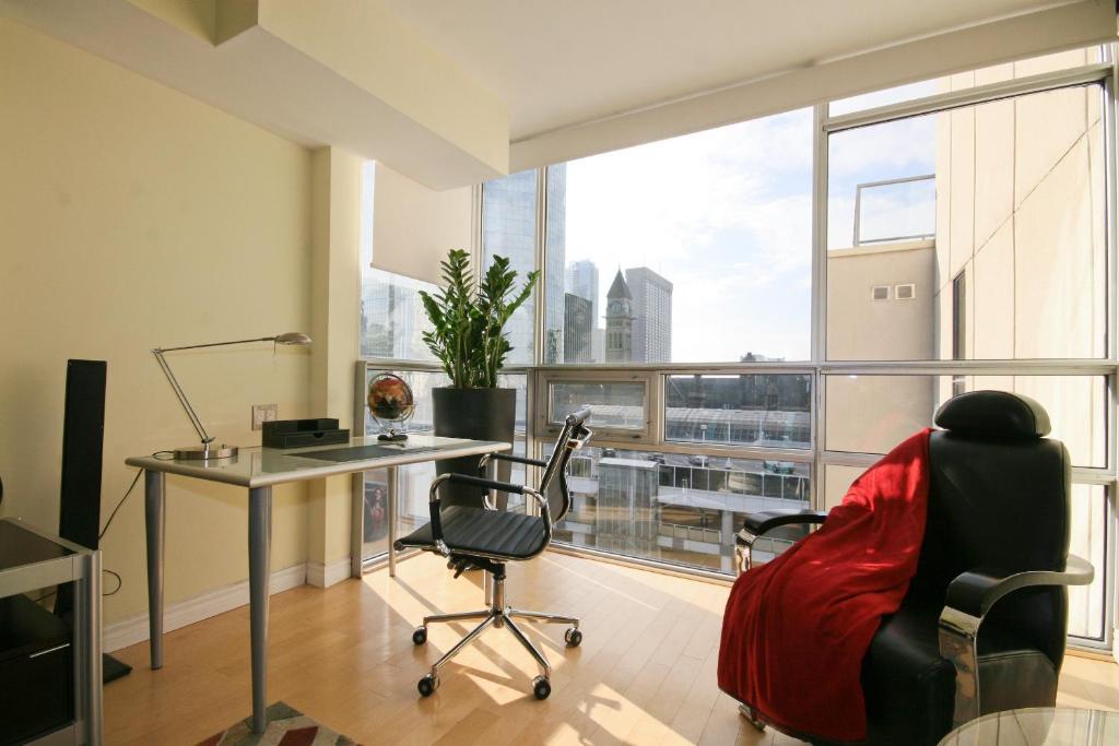Hotel Yonge Furnished