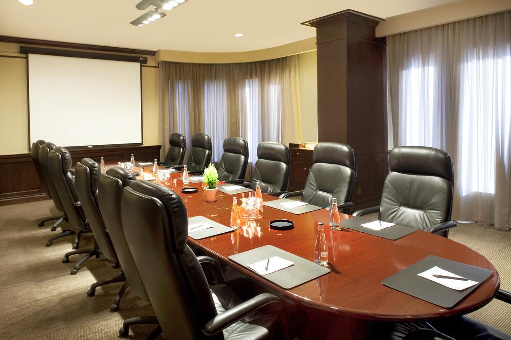 Hotel Delta By Marriott East 4*