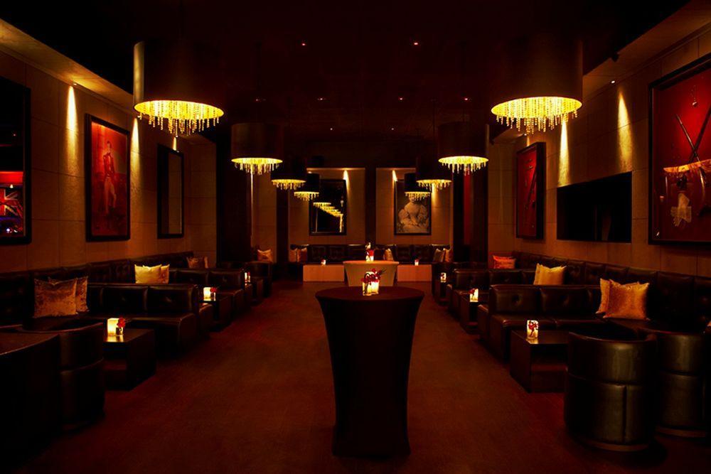 1 Hotel