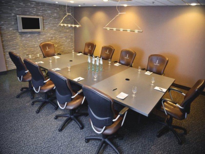 Hotel Executive Cosmopolitan Toronto