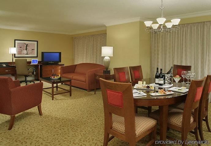 Hotel Marriott Downtown At Cf Eaton Centre Toronto