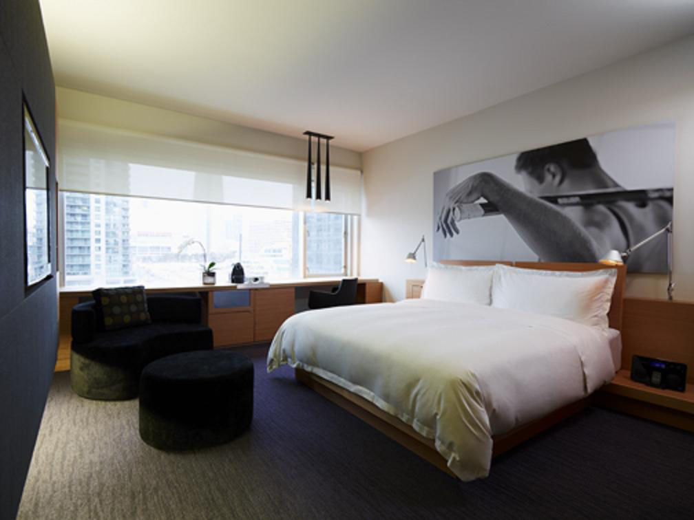 Le Germain Maple Leaf Square Hotel