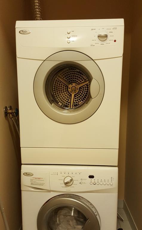 Apartment Kashaneh At Harrison Garden Toronto