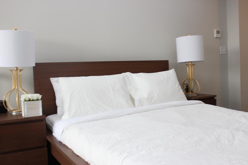 Apartment Atlas Suites- Furnished Apartments-College Street, Toronto *
