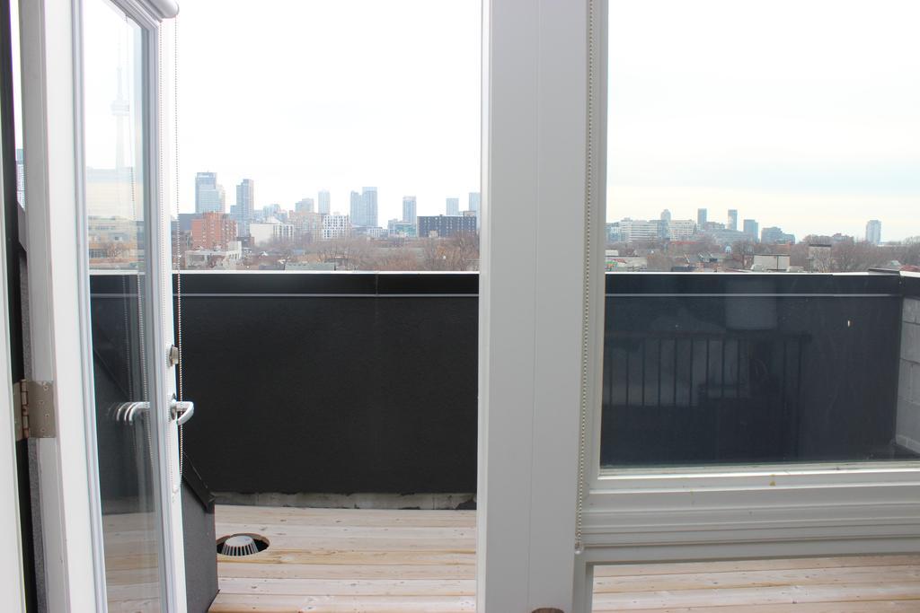 Atlas Suites- Furnished Apartments-College Street, Toronto Apartment