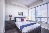 Maryam Suites Hullmark Centre Toronto