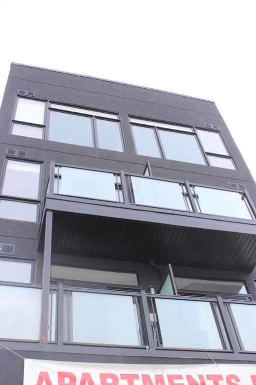 Living - Queens Park Apartment *