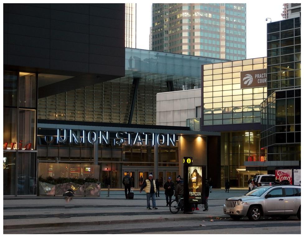 Apartment Tvhr - Luxury Condos In Heart Of Downtown *