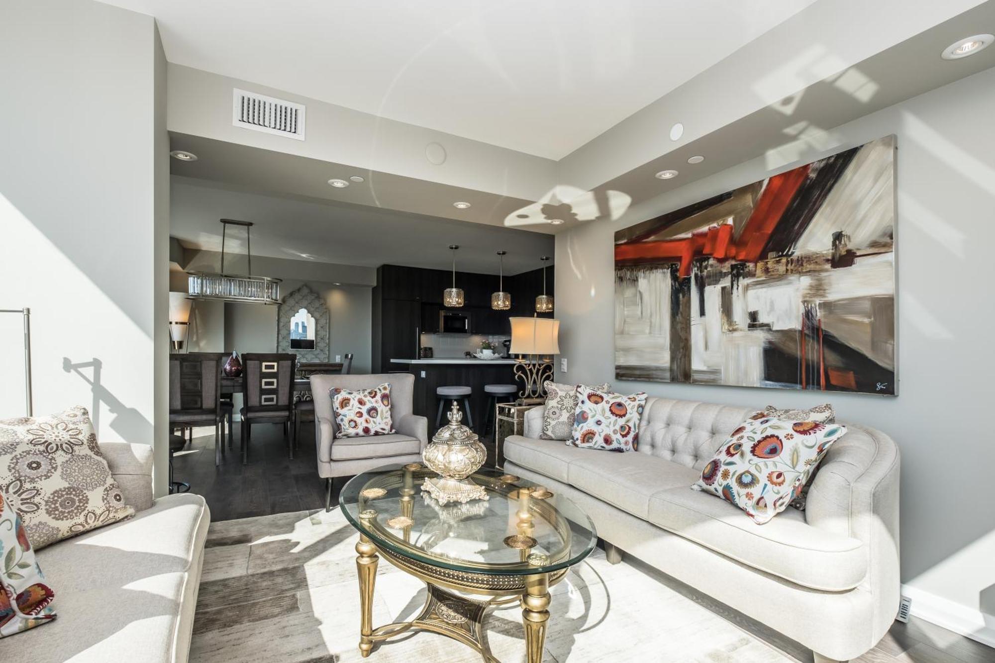 Apartment Premium 2bdrm In Yorkville Toronto