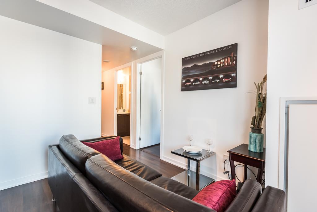 Near Rogers Centre Apartment