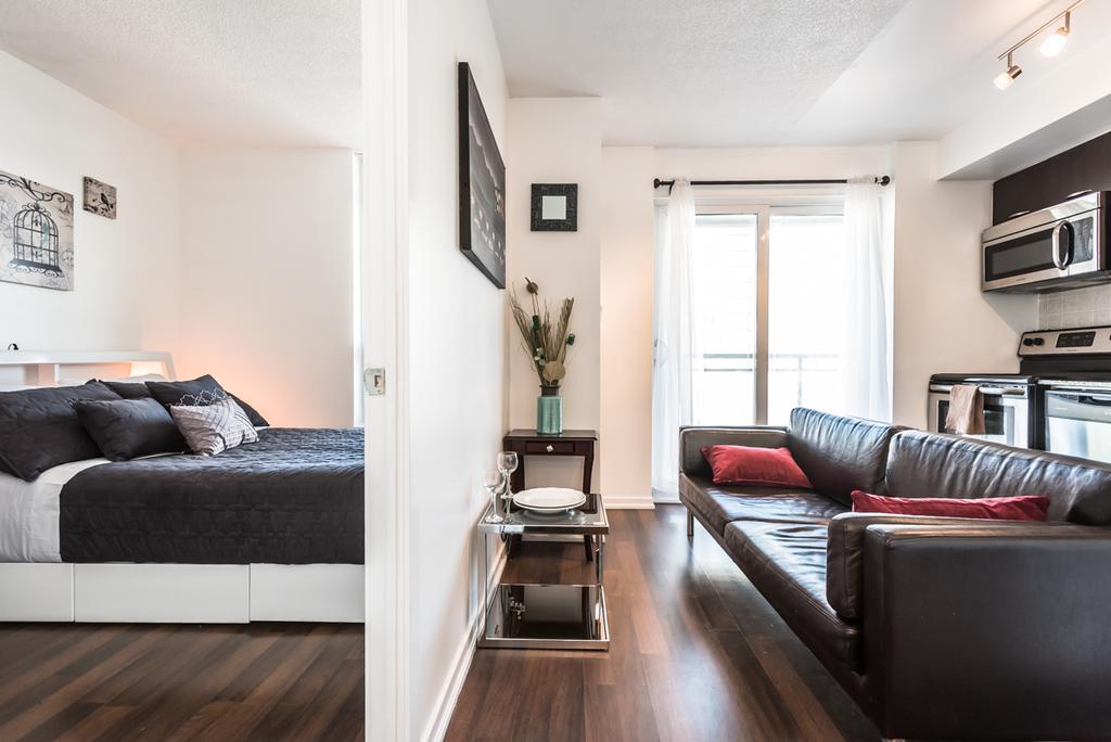 Apartment Near Rogers Centre *