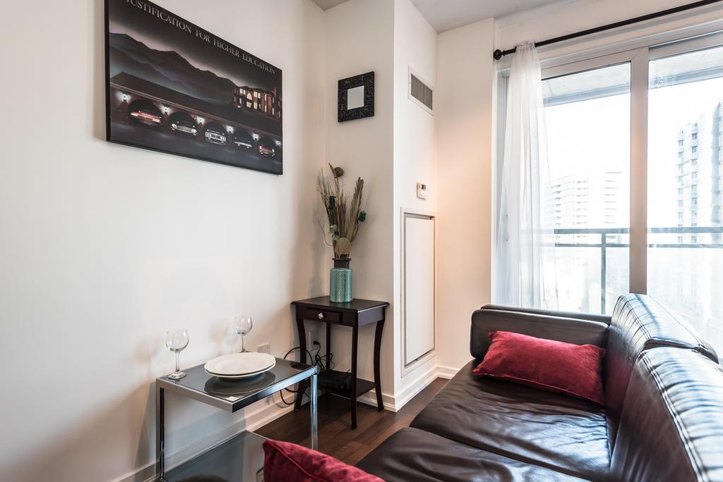 Apartment Near Rogers Centre