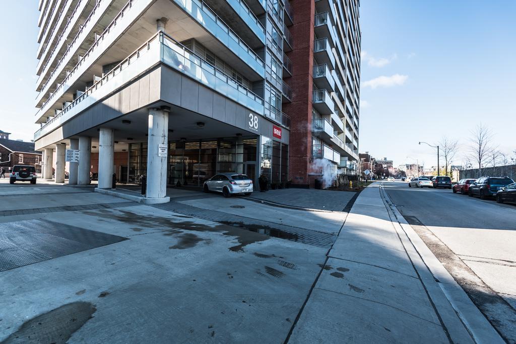 Near Rogers Centre Apartment