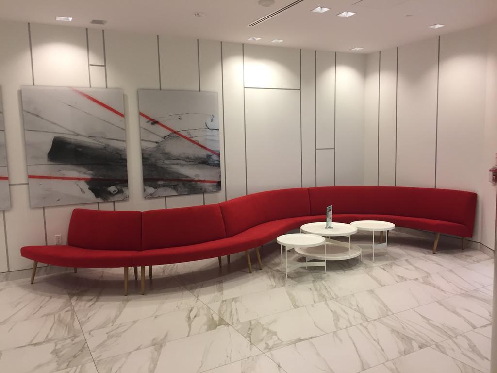 Ihost Suites Ice Toronto