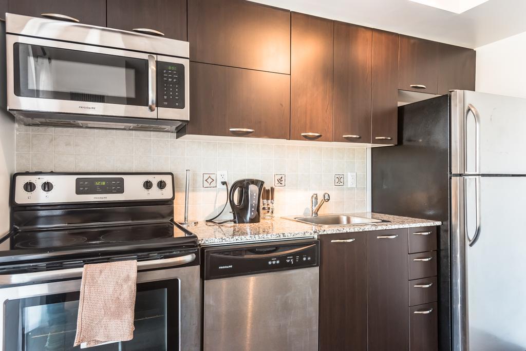 Near Rogers Centre Apartment