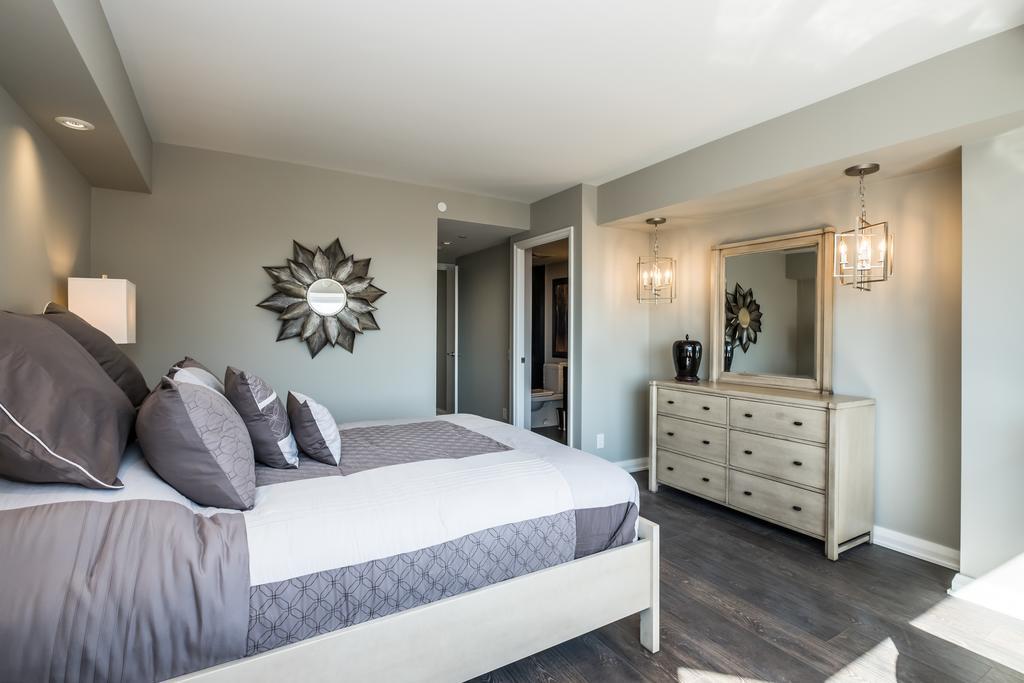 Premium 2bdrm In Yorkville Toronto