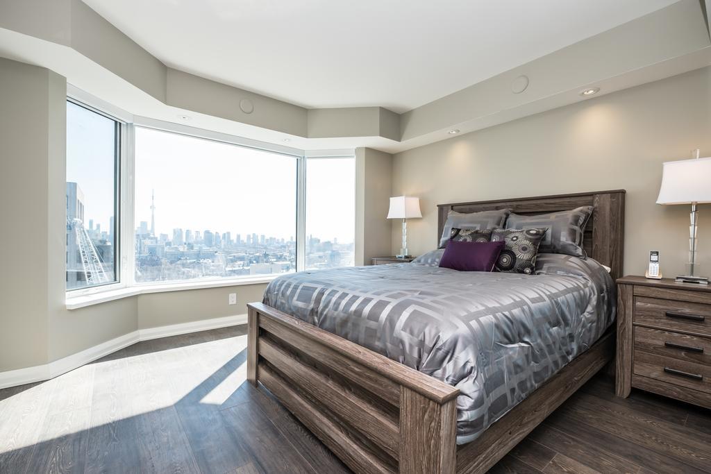 Premium 2bdrm In Yorkville Apartment *