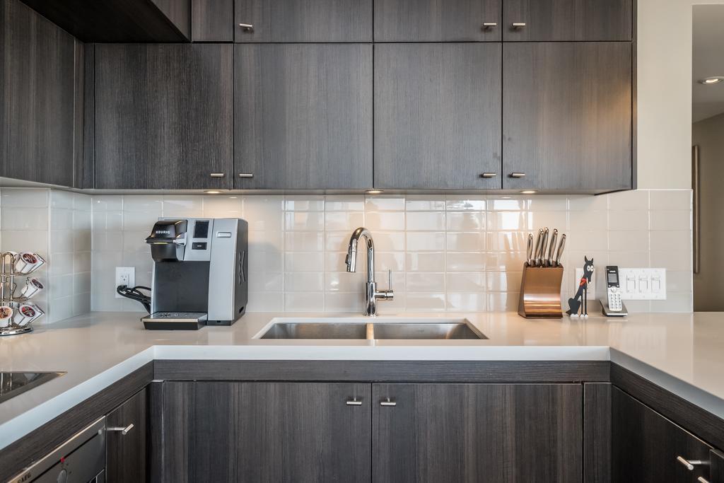 Premium 2bdrm In Yorkville Apartment