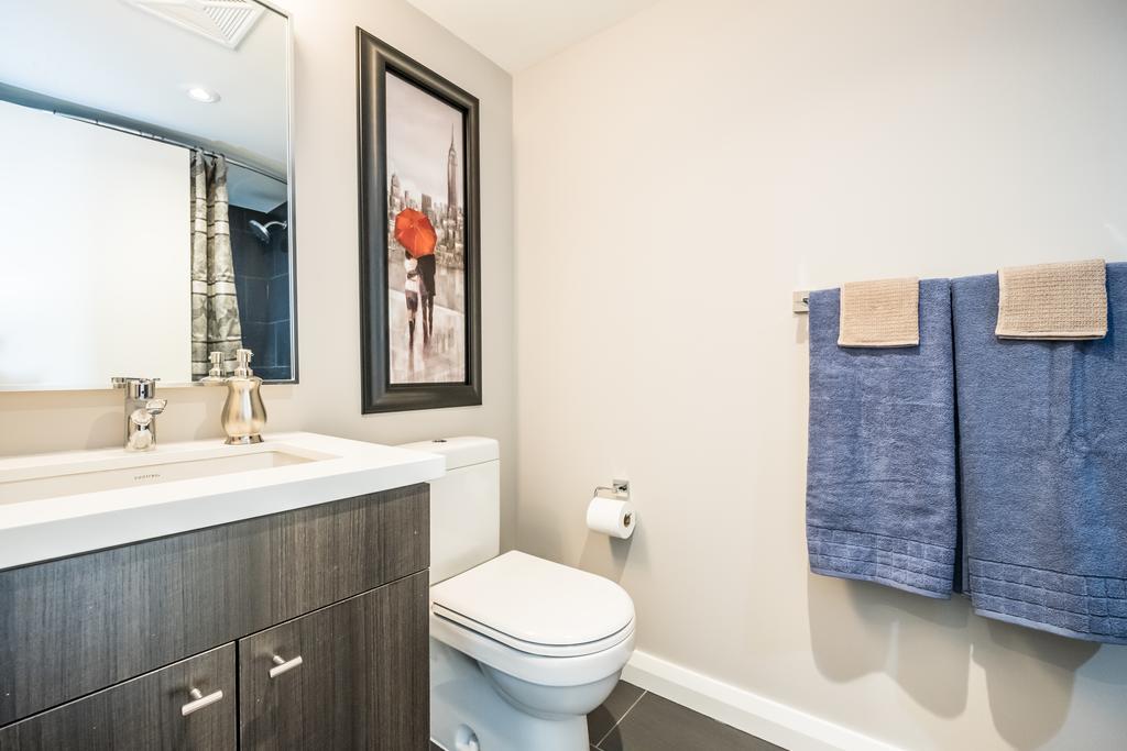 Premium 2bdrm In Yorkville Toronto